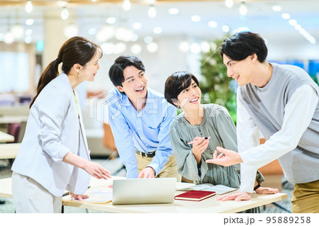 ビジネス　若い 95889258