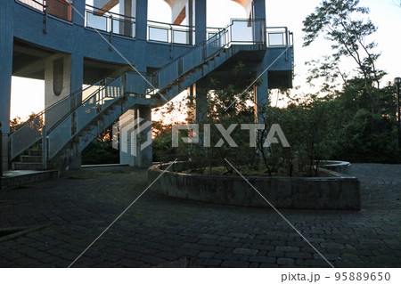 夕方の愛宕山展望台 夕方の愛宕山展望台 95889650