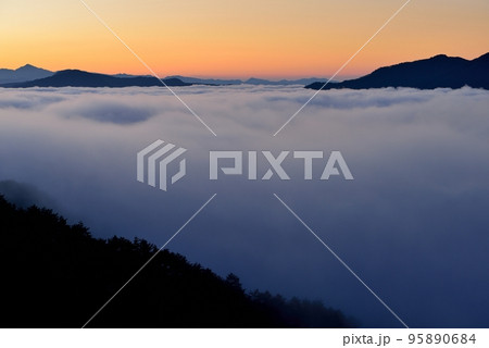 野迫川村の雲海 95890684