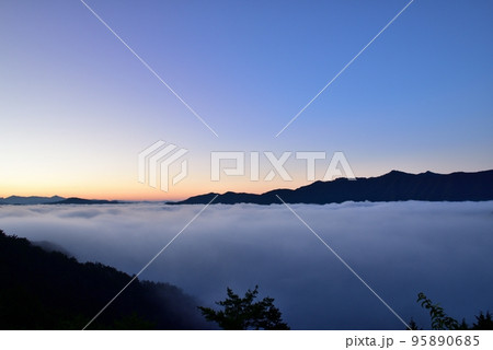 野迫川村の雲海 95890685