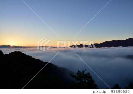 野迫川村の雲海 95890686