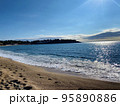 ヨーロッパにある落ち着いた雰囲気の浜辺 95890886
