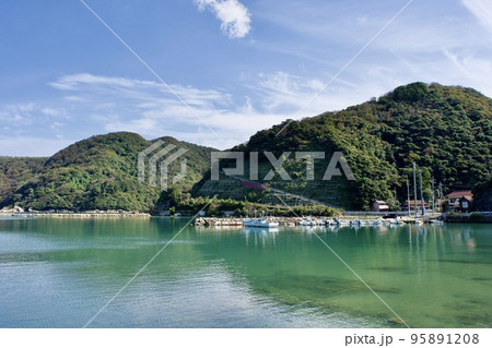 秋の島根半島四十二浦　美保関町諸喰　法田の風景 95891208