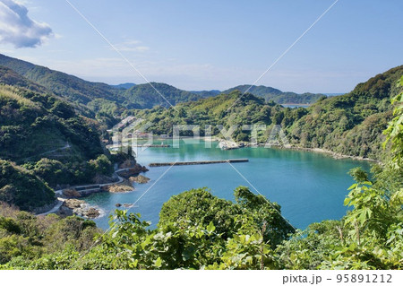 秋の島根半島四十二浦　美保関町諸喰　法田の風景 95891212