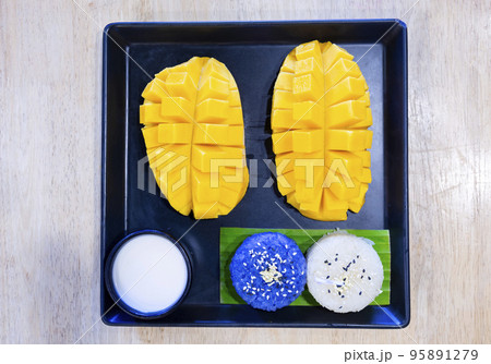 Thai dessert, Mango with sticky rice. 95891279