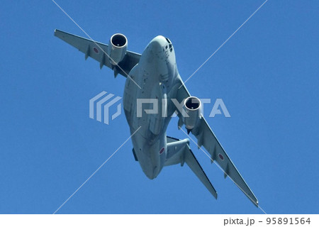 自衛隊機　大型輸送機 95891564