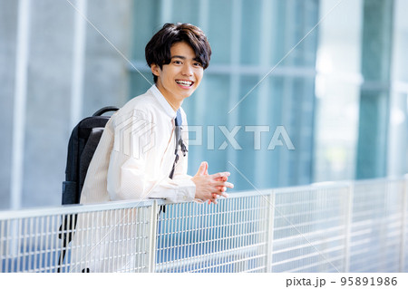 大学生 男性 大学生 男性 95891986