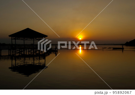 Sunset, Lake, Sunrise - Dawn, Sky, Dawn Sunset, Lake, Sunrise - Dawn, Sky, Dawn 95892067