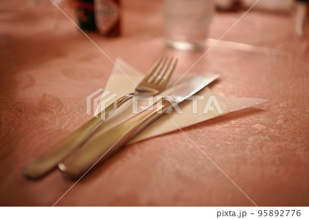 洋食屋さんのナイフとフォーク 95892776