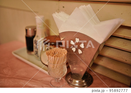 洋食屋さんの紙ナプキン 95892777