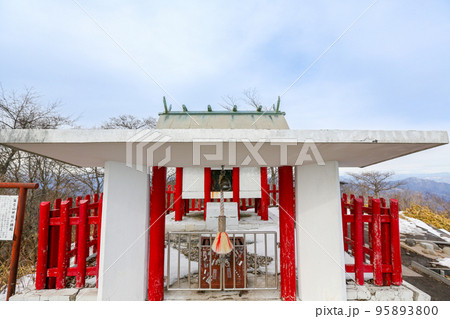 群馬県　高崎市　冬　榛名富士山神社 95893800