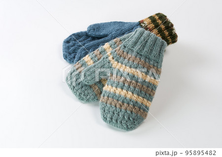 編みもののイメージ 　手袋 95895482