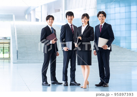 オフィス 男女 ビジネス 就職活動 新入社員 オフィス 男女 ビジネス 就職活動 新入社員 95897393