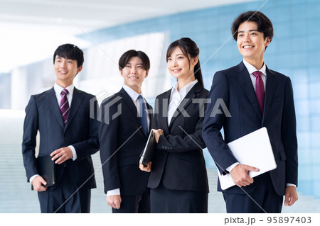 オフィス 男女 ビジネス 就職活動 新入社員 オフィス 男女 ビジネス 就職活動 新入社員 95897403