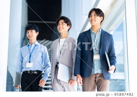 会議 オフィスカジュアル ビジネス オフィス エンジニア 会議 オフィスカジュアル ビジネス オフィス エンジニア 95897492
