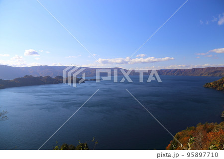 瞰湖台(かんこだい・十和田湖の三大展望台)からの絶景【青森県十和田市奥瀬十和田】 瞰湖台(かんこだい・十和田湖の三大展望台)からの絶景【青森県十和田市奥瀬十和田】 95897710