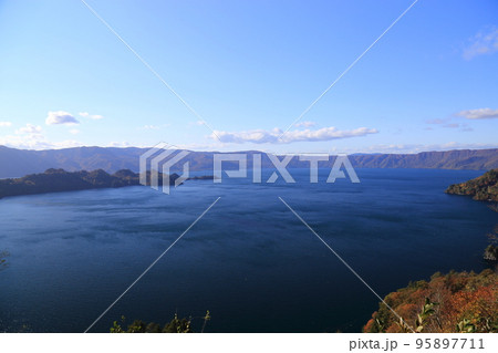 瞰湖台（かんこだい・十和田湖の三大展望台）からの絶景【青森県十和田市奥瀬十和田】 95897711