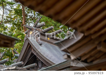 小牛田の山神社　本殿　破風飾り　千木　鰹木 95897819