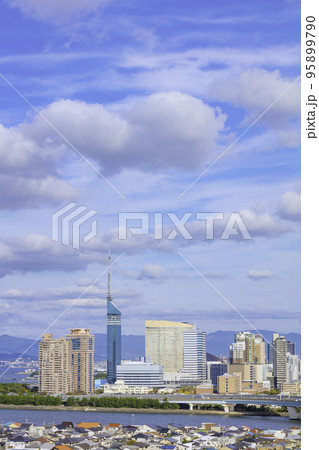 美しい福岡の都市風景 美しい福岡の都市風景 95899790