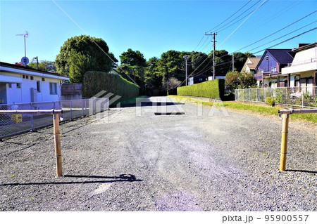越谷の宮内庁の埼玉鴨場（御猟場）の入口 95900557