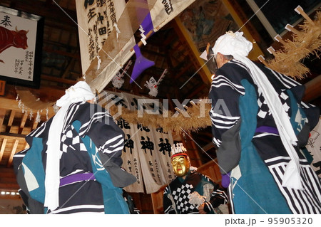 大日堂舞楽 五大尊舞 95905320