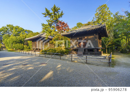 唐招提寺 経蔵と宝蔵(奈良県奈良市) 唐招提寺 経蔵と宝蔵(奈良県奈良市) 95906278
