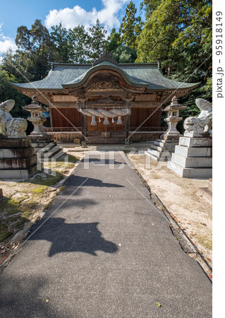 天萬神社 拝殿 鳥取県西伯郡南部町天萬 天萬神社 拝殿 鳥取県西伯郡南部町天萬 95918149