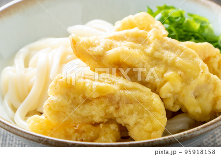 とり天ぶっかけうどんのアップ。 95918158