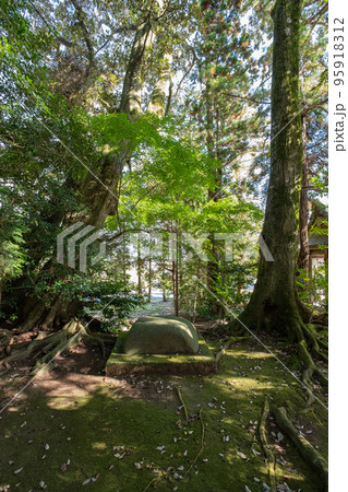 天萬神社　遥拝所　鳥取県西伯郡南部町天萬 95918312