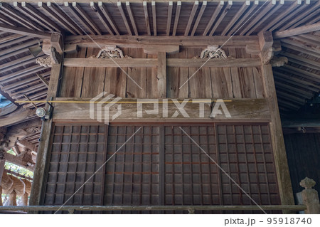 天萬神社　拝殿　鳥取県西伯郡南部町天萬 95918740
