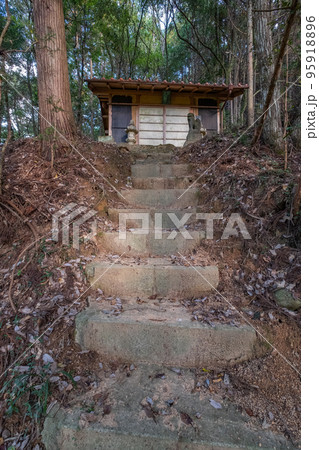 楽々福神社　拝殿　鳥取県西伯郡南部町中 95918896