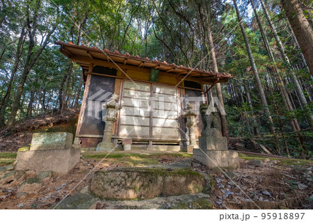 楽々福神社 拝殿 鳥取県西伯郡南部町中 楽々福神社 拝殿 鳥取県西伯郡南部町中 95918897