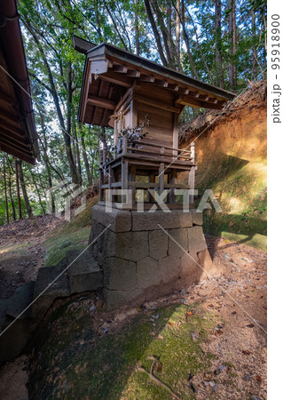 楽々福神社 本殿 鳥取県西伯郡南部町中 楽々福神社 本殿 鳥取県西伯郡南部町中 95918900