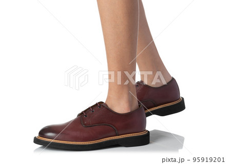 Men wearing leather shoes stepping pose of side view isolated on white background Men wearing leather shoes stepping pose of side view isolated on white background 95919201