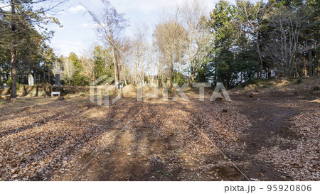 小倉城跡の本郭/埼玉県比企郡ときがわ町【比企城館跡群】 小倉城跡の本郭/埼玉県比企郡ときがわ町【比企城館跡群】 95920806