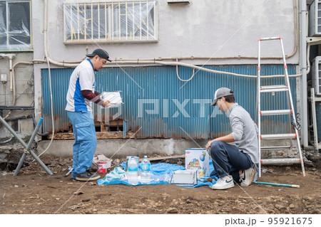 外壁の塗装 95921675