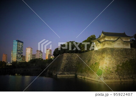 大阪城とその周辺を散歩 朝~昼~夕~夜 秋晴れ 大阪城とその周辺を散歩 朝~昼~夕~夜 秋晴れ 95922407