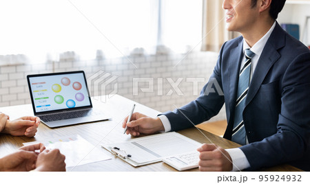 ビジネス 打ち合わせ 商談 ビジネス 打ち合わせ 商談 95924932