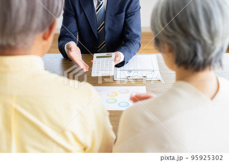 ビジネス 打ち合わせ 商談 ビジネス 打ち合わせ 商談 95925302