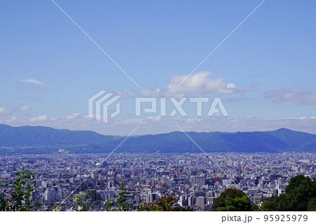 京都 東山山頂公園から望む、京都市街地(西方向、秋) 京都 東山山頂公園から望む、京都市街地(西方向、秋) 95925979