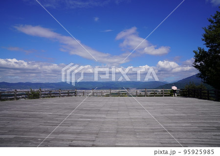 京都　東山　 将軍塚青龍殿　木造大舞台（秋） 95925985
