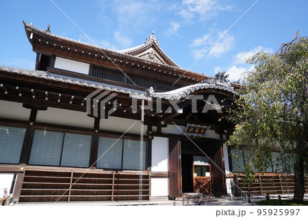 京都　東山　 将軍塚青龍殿　青龍殿（秋） 95925997