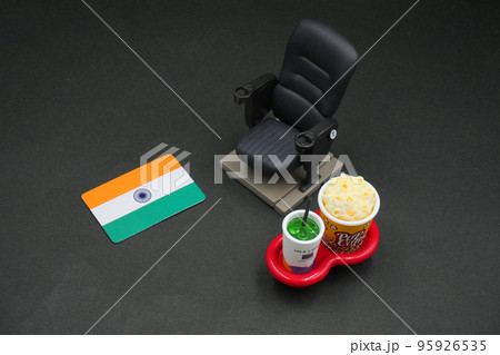 座席とポップコーン　インド映画　イメージ 95926535