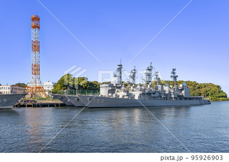 神奈川県横須賀市　YOKOSUKA軍港めぐりの風景 95926903