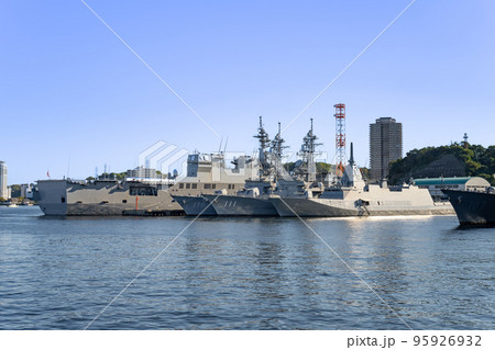 神奈川県横須賀市　YOKOSUKA軍港めぐりの風景 95926932