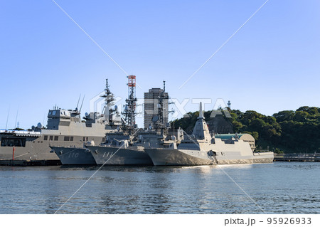神奈川県横須賀市　YOKOSUKA軍港めぐりの風景 95926933