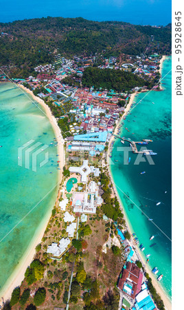 Aerial view of Loh Dalum and tonsai beach in koh Phi Phi islands, Krabi, Thailand Aerial view of Loh Dalum and tonsai beach in koh Phi Phi islands, Krabi, Thailand 95928645