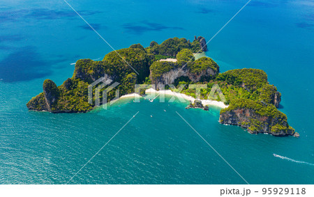 Aerial view of Koh Hong island in Krabi province, Thailand 95929118