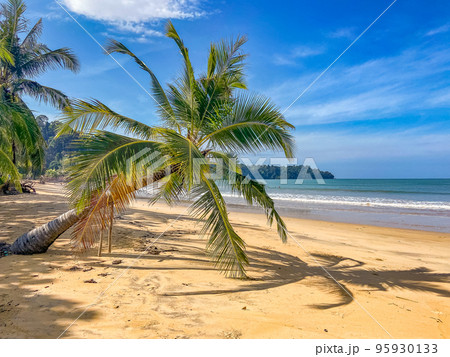Lighthouse island on Khao Lak beach in Phang Nga province, Thailand 95930133