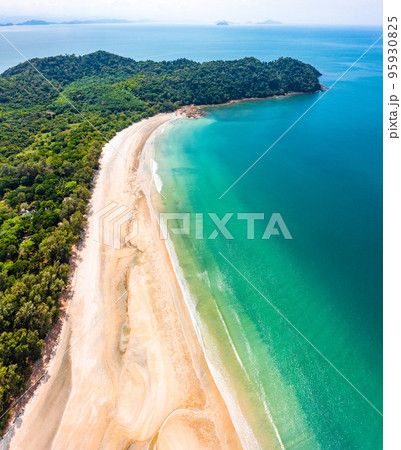 Aerial view of Koh Phayam beach in Ranong, Thailand 95930825